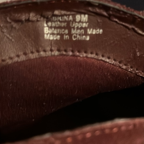 REBA Zabrina burgundy suede back zipper cabochon detailing booties boots Sz 9 - Picture 7 of 9